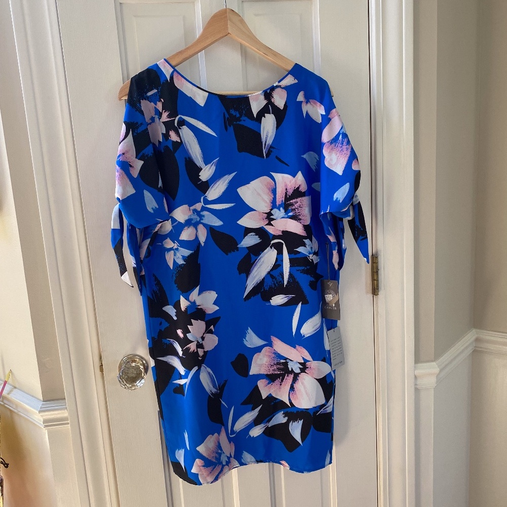 NWT Vince Camuto Floral shift dress